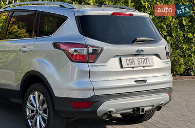 Внедорожник / Кроссовер Ford Escape 2016 в 