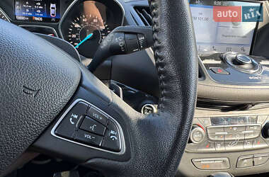 Внедорожник / Кроссовер Ford Escape 2016 в 