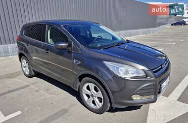 Внедорожник / Кроссовер Ford Escape 2015 в 