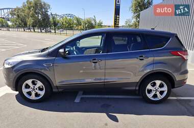 Внедорожник / Кроссовер Ford Escape 2015 в 