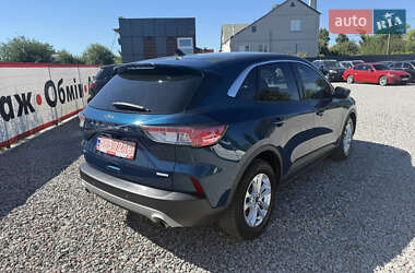 Внедорожник / Кроссовер Ford Escape 2020 в 