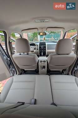 Внедорожник / Кроссовер Ford Escape 2010 в 