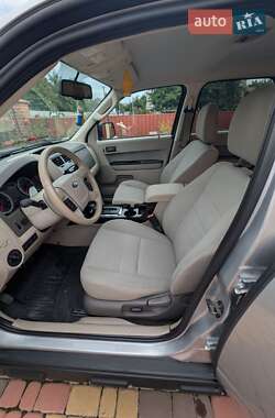 Внедорожник / Кроссовер Ford Escape 2010 в 