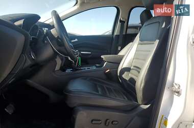 Внедорожник / Кроссовер Ford Escape 2019 в 