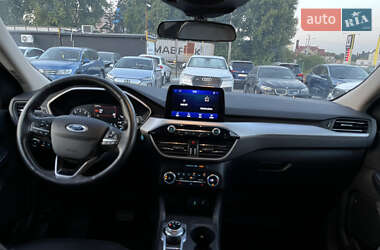 Внедорожник / Кроссовер Ford Escape 2019 в 