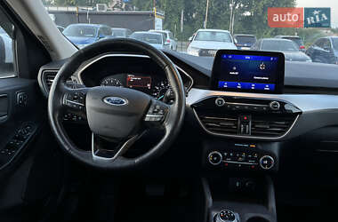 Внедорожник / Кроссовер Ford Escape 2019 в 