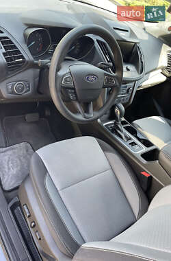 Внедорожник / Кроссовер Ford Escape 2017 в 
