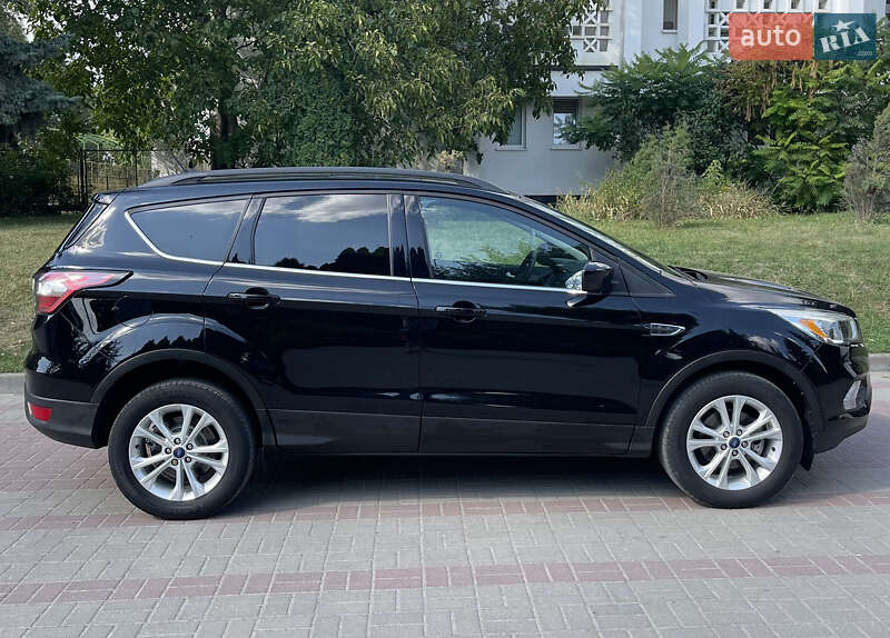 Внедорожник / Кроссовер Ford Escape 2017 в Тернополе