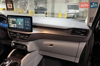 Позашляховик / Кросовер Ford Escape 2024 в 