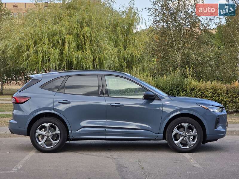 Внедорожник / Кроссовер Ford Escape 2024 в Кривом Роге