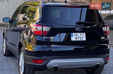 Внедорожник / Кроссовер Ford Escape 2018 в 