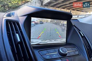 Внедорожник / Кроссовер Ford Escape 2018 в 