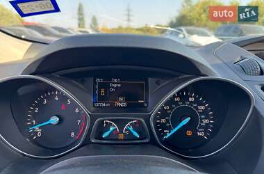 Внедорожник / Кроссовер Ford Escape 2017 в 