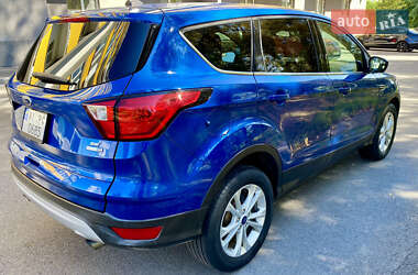 Внедорожник / Кроссовер Ford Escape 2018 в Вышгороде