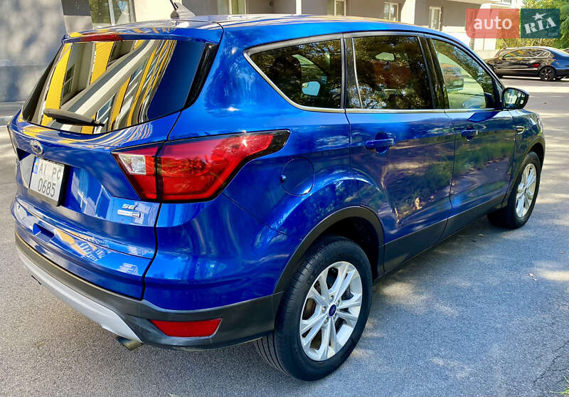 Внедорожник / Кроссовер Ford Escape 2018 в Вышгороде