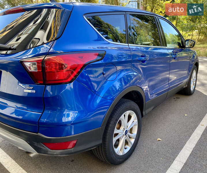 Внедорожник / Кроссовер Ford Escape 2018 в Вышгороде