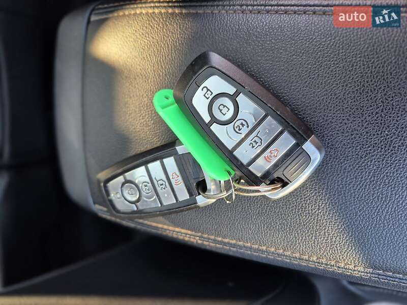 Позашляховик / Кросовер Ford Escape 2021 в Рівному