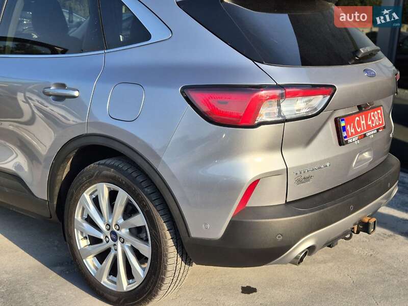 Позашляховик / Кросовер Ford Escape 2021 в Рівному