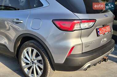 Внедорожник / Кроссовер Ford Escape 2021 в 