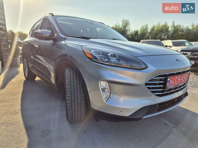 Позашляховик / Кросовер Ford Escape 2021 в Рівному