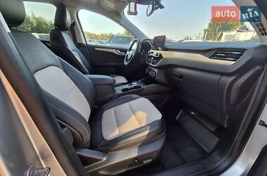 Внедорожник / Кроссовер Ford Escape 2021 в 