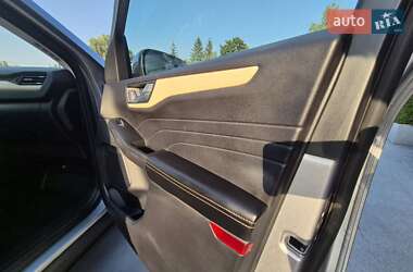 Внедорожник / Кроссовер Ford Escape 2021 в 