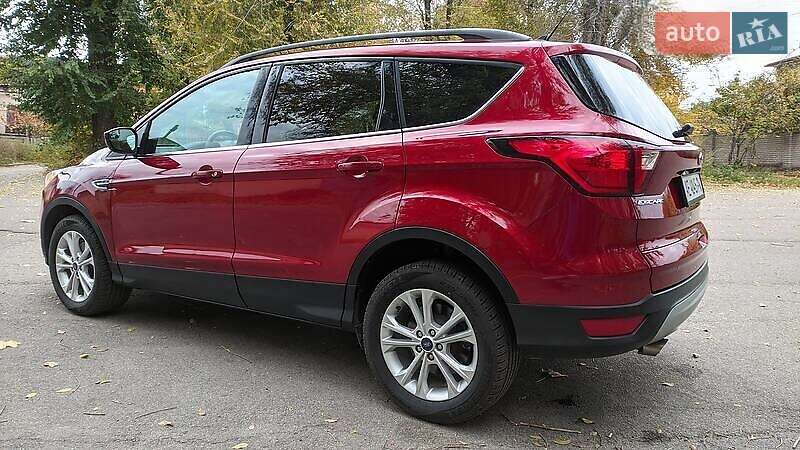 Внедорожник / Кроссовер Ford Escape 2019 в Киеве