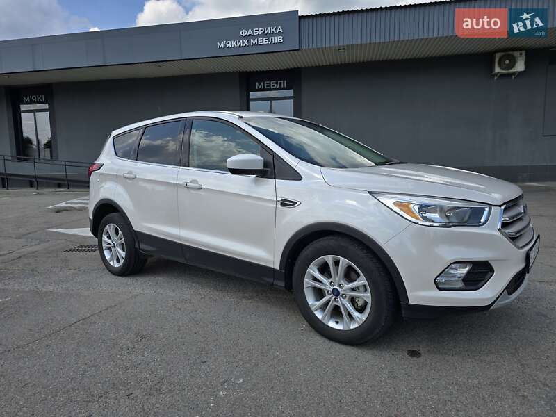 Внедорожник / Кроссовер Ford Escape 2019 в Львове