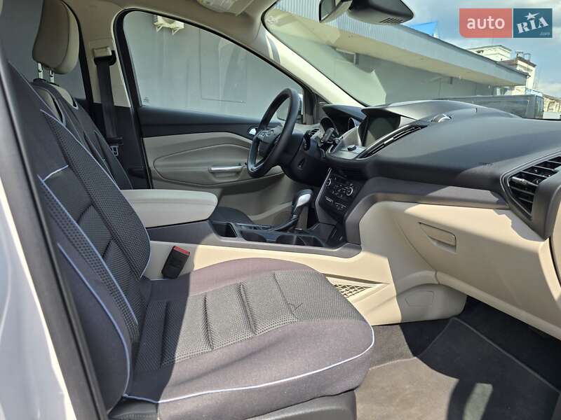 Внедорожник / Кроссовер Ford Escape 2019 в Львове