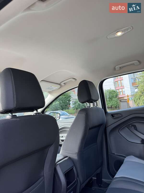 Внедорожник / Кроссовер Ford Escape 2017 в Тернополе