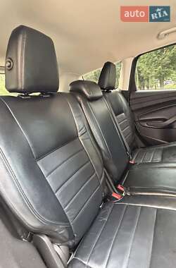 Внедорожник / Кроссовер Ford Escape 2014 в 