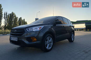 Внедорожник / Кроссовер Ford Escape 2018 в 