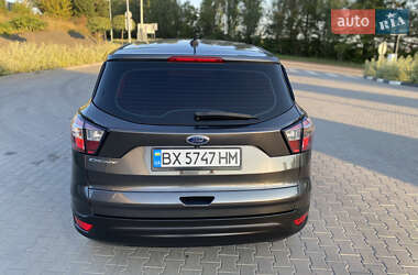 Внедорожник / Кроссовер Ford Escape 2018 в 
