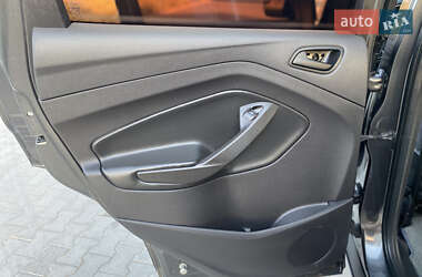 Внедорожник / Кроссовер Ford Escape 2018 в 