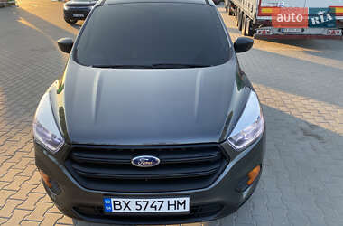 Внедорожник / Кроссовер Ford Escape 2018 в 