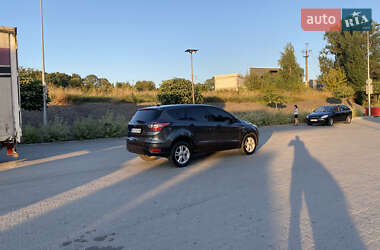 Внедорожник / Кроссовер Ford Escape 2018 в 
