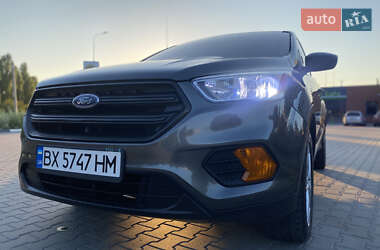 Внедорожник / Кроссовер Ford Escape 2018 в 