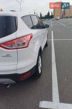 Внедорожник / Кроссовер Ford Escape 2014 в 