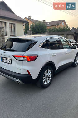 Внедорожник / Кроссовер Ford Escape 2020 в Хмельницком