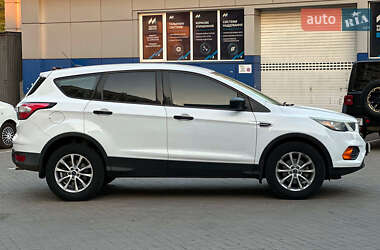 Внедорожник / Кроссовер Ford Escape 2017 в 
