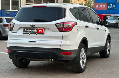 Внедорожник / Кроссовер Ford Escape 2017 в 