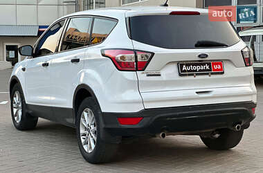 Внедорожник / Кроссовер Ford Escape 2017 в 