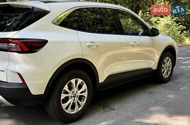 Внедорожник / Кроссовер Ford Escape 2023 в 