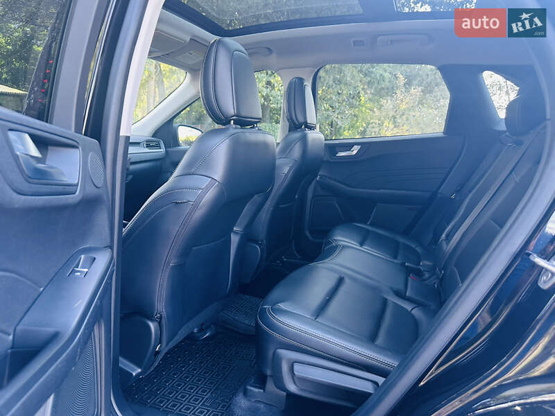 Внедорожник / Кроссовер Ford Escape 2021 в Киеве