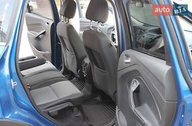 Внедорожник / Кроссовер Ford Escape 2016 в 