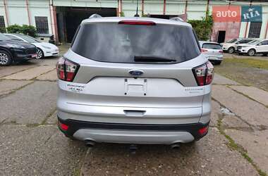 Внедорожник / Кроссовер Ford Escape 2017 в 