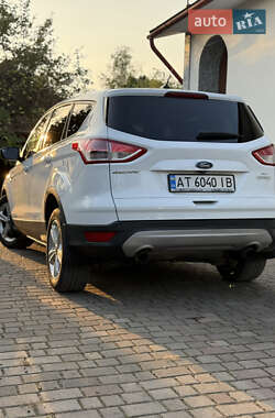 Внедорожник / Кроссовер Ford Escape 2014 в 