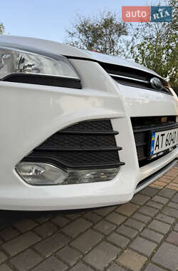 Внедорожник / Кроссовер Ford Escape 2014 в 