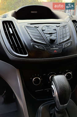 Внедорожник / Кроссовер Ford Escape 2014 в 