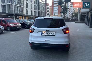 Внедорожник / Кроссовер Ford Escape 2016 в 